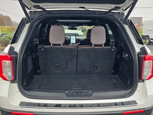 Used 2020 Ford Explorer Platinum w/ Premium Technology Package image 35
