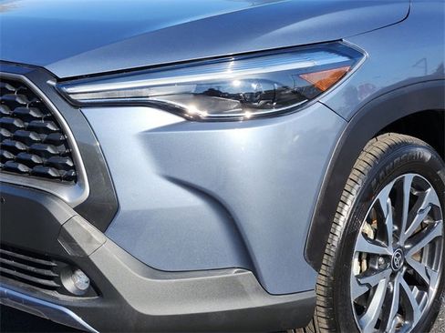 Certified 2024 Toyota Corolla Cross XLE image 7