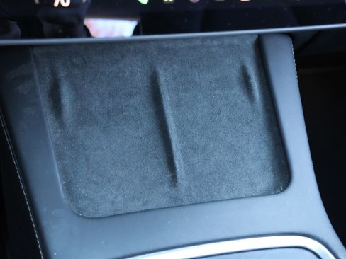 Used 2021 Tesla Model Y Long Range image 24