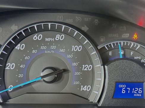 Used 2013 Toyota Camry XLE FWD image 12