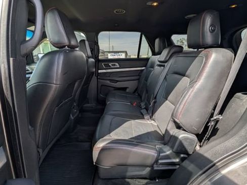 Used 2018 Ford Explorer Sport AWD/4WD image 4