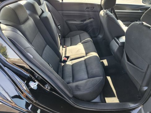 Used 2023 Nissan Altima 2.5 SV w/ SV Premium Package image 12