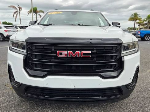 Used 2022 GMC Acadia SLE w/ Driver Convenience Package FWD image 3