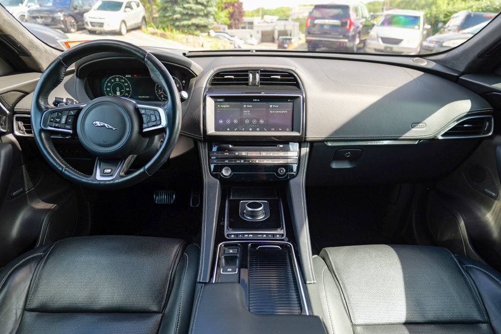 Used 2019 Jaguar F-PACE R-Sport AWD/4WD image 41
