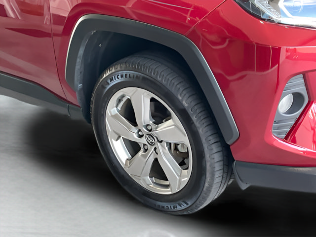 Used 2021 Toyota RAV4 XLE Premium AWD/4WD image 28