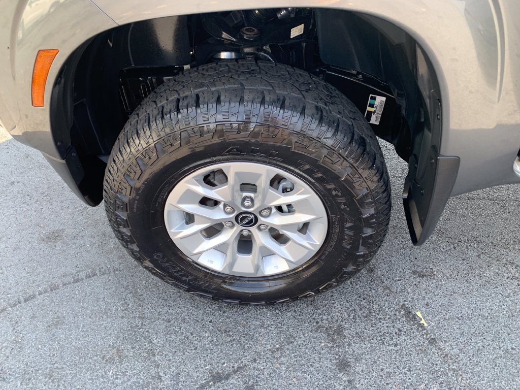 Used 2024 Nissan Frontier SV w/ Technology Package AWD/4WD image 27