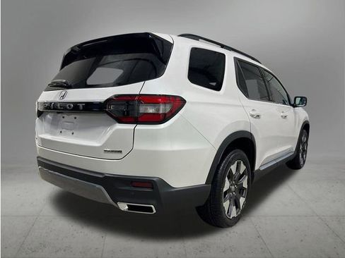 New 2026 Honda Pilot Touring image 5