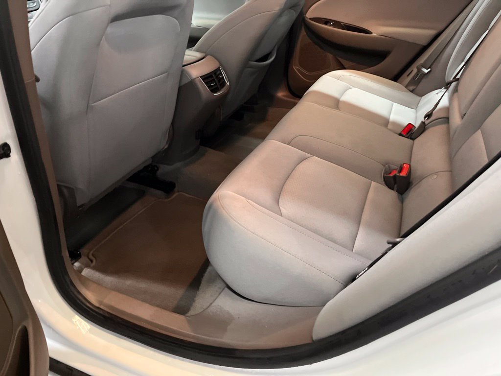 Used 2025 Chevrolet Malibu LT FWD image 23