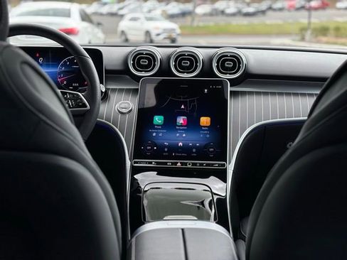 Used 2025 Mercedes-Benz C 300 4MATIC Sedan image 31