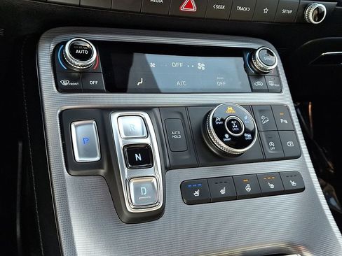 Used 2023 Hyundai Palisade Calligraphy image 17