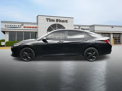 Used 2023 Hyundai Elantra Blue FWD image 2