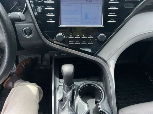 Used 2019 Toyota Camry LE w/ Convenience Package FWD image 14