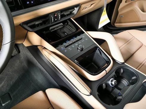 New 2026 Porsche Cayenne AWD/4WD image 17