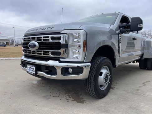 Used 2024 Ford F350 XLT w/ FX4 Off-Road Package image 14