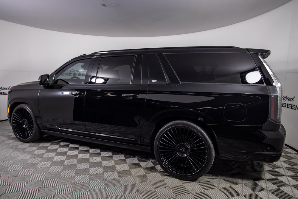 Used 2025 Cadillac Escalade ESV Sport w/ Touring Package AWD/4WD image 10
