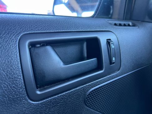 Used 2013 Ford Mustang Coupe image 19