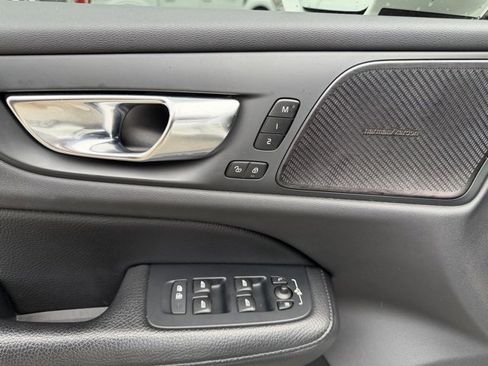 Used 2022 Volvo V60 T5 Cross Country w/ Advanced Package image 16