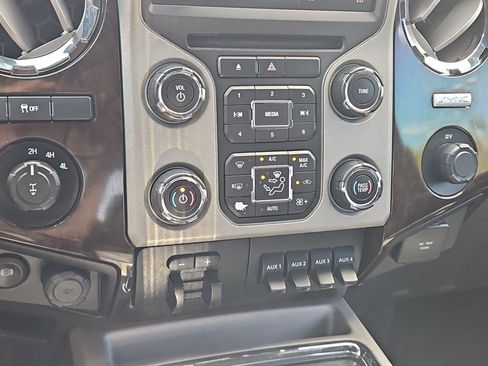 Used 2015 Ford F350 Platinum w/ FX4 Off-Road Package AWD/4WD image 21