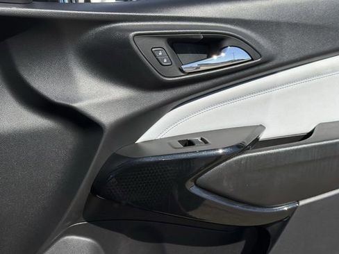 Certified 2025 Chevrolet Trax LT image 31