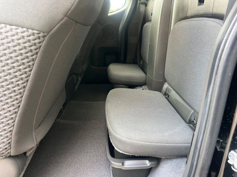 Used 2021 Nissan Frontier SV image 22