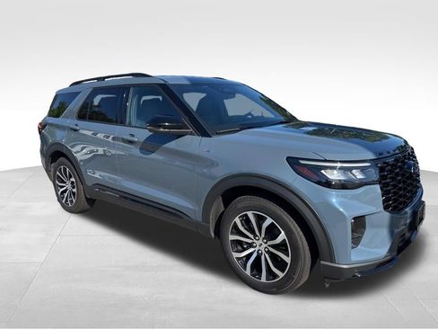 Used 2025 Ford Explorer ST-Line RWD image 8