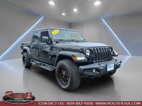 Used 2022 Jeep Gladiator Sport AWD/4WD image 1
