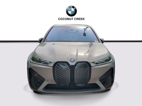 Used 2025 BMW iX xDrive50 AWD/4WD image 2