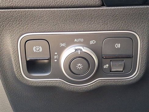 Used 2025 Mercedes-Benz GLA 250 GLA 250 image 25