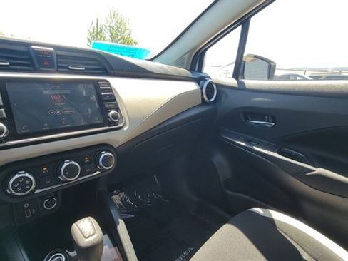 Used 2022 Nissan Versa SV w/ Trunk Package FWD image 33