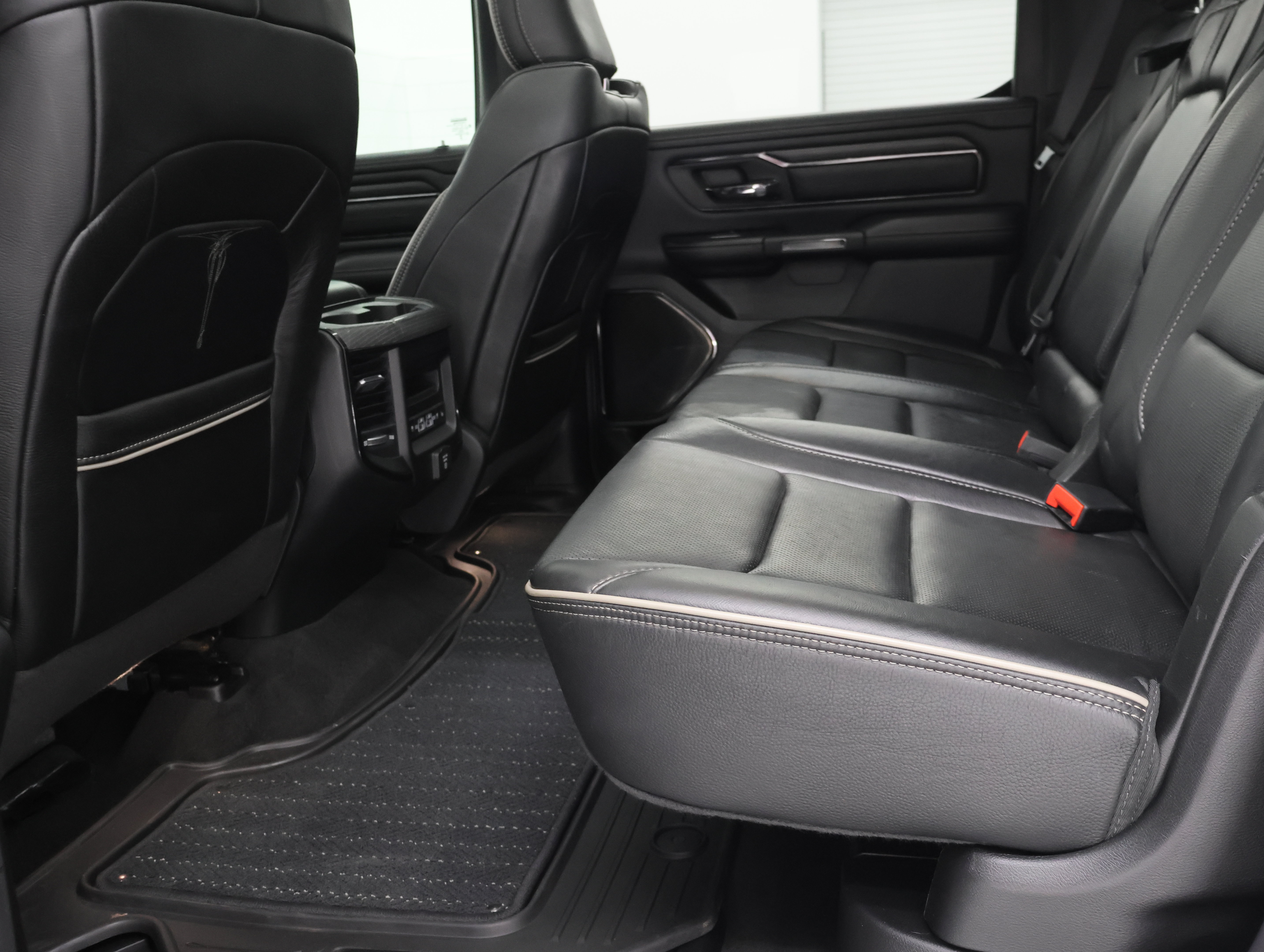 Used 2023 RAM 1500 Limited w/ Night Edition AWD/4WD image 33