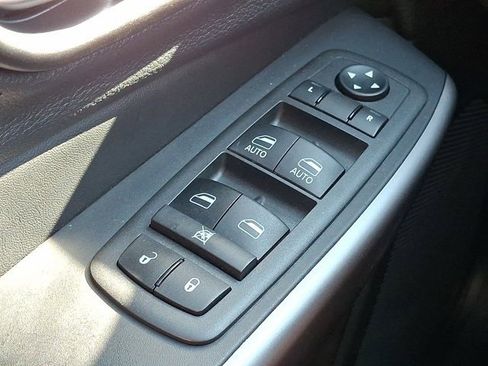 Used 2022 Jeep Cherokee Limited image 29