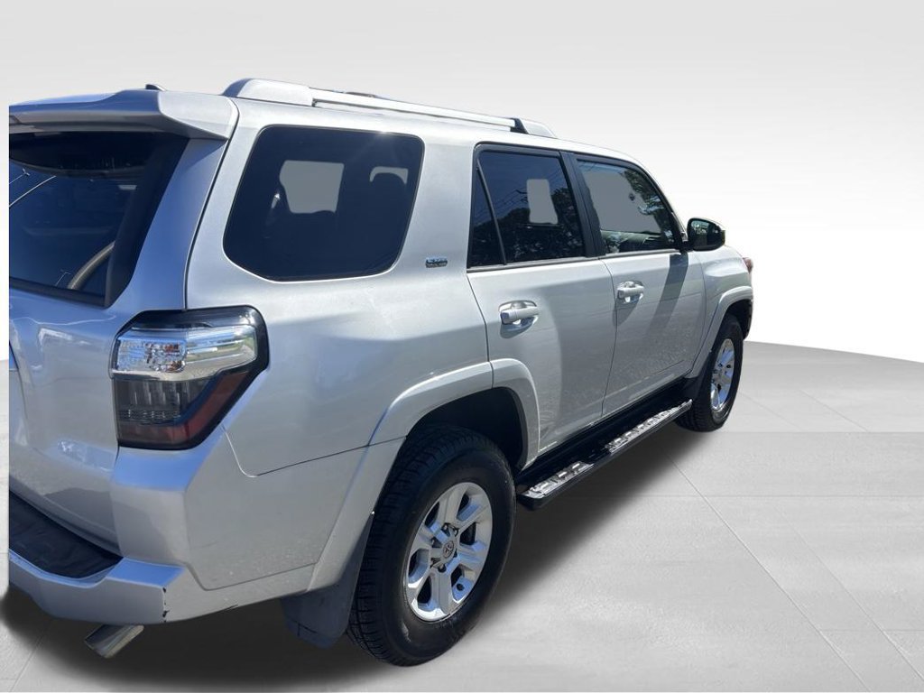 Used 2016 Toyota 4Runner SR5 AWD/4WD image 8