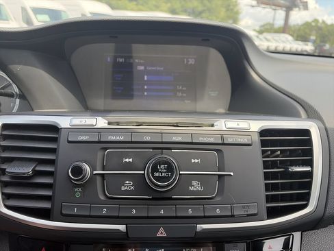 Used 2017 Honda Accord LX image 22