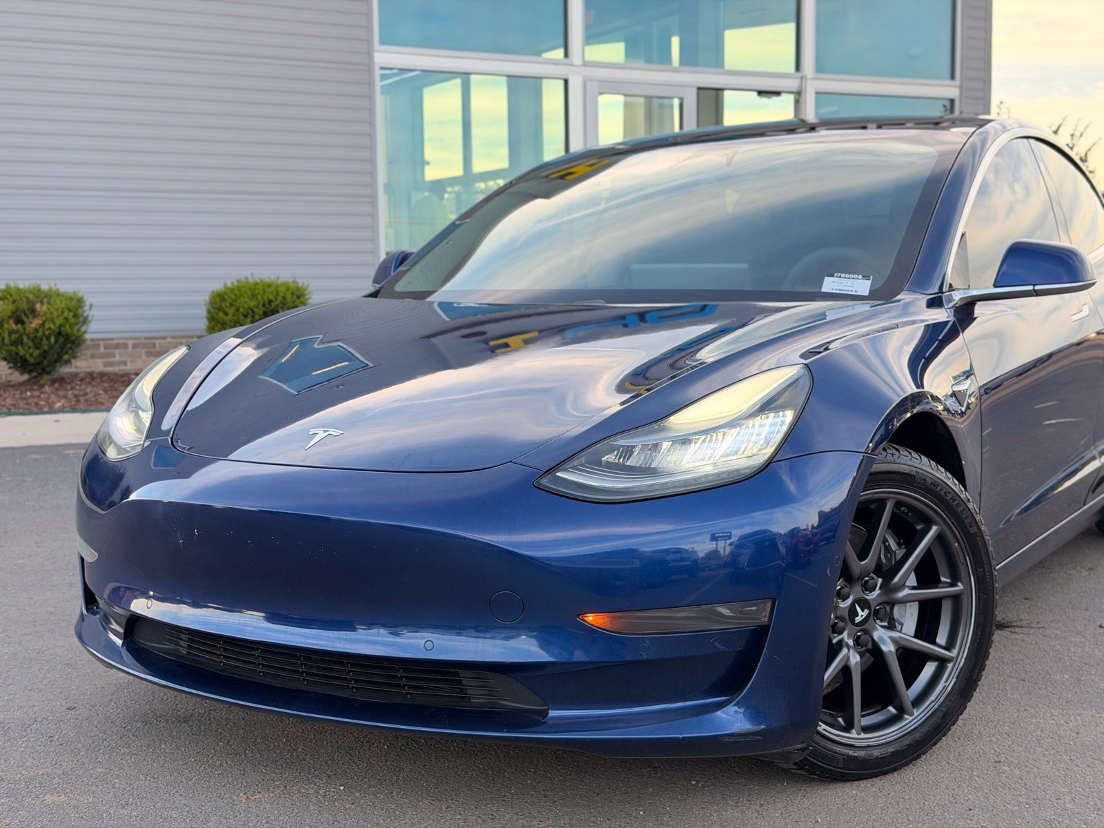 Used 2020 Tesla Model 3 Standard Range Plus RWD image 2