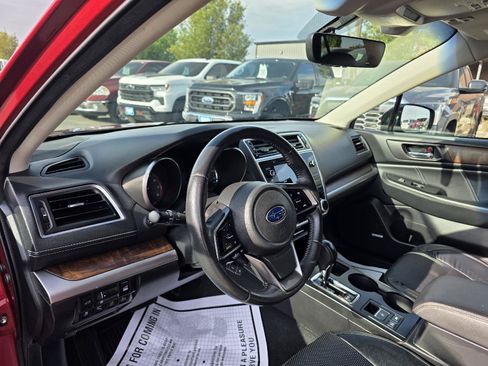 Used 2019 Subaru Outback 2.5i Limited w/ Popular Package #2 AWD/4WD image 8