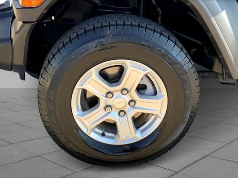 Used 2020 Jeep Wrangler Sport image 14