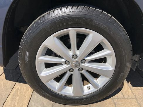 Used 2012 Toyota Highlander Limited AWD/4WD image 11