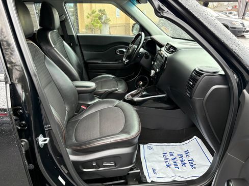 Used 2017 Kia Soul ! w/ Tech Package FWD image 25