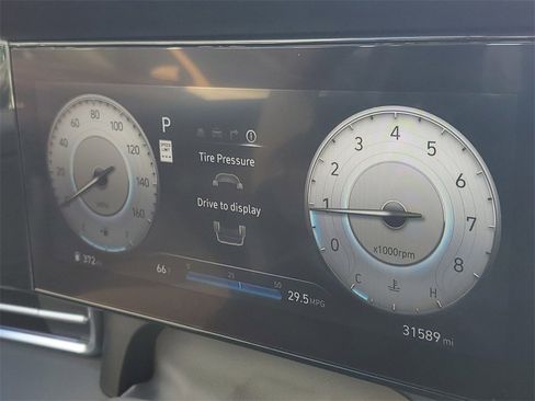 Certified 2025 Hyundai Elantra SEL image 16