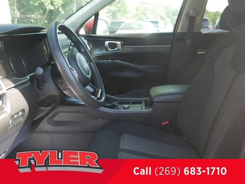 Used 2022 Kia Sorento LX AWD/4WD image 31