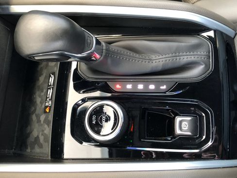 Used 2023 Chevrolet Colorado ZR2 w/ ZR2 Convenience Package III AWD/4WD image 22