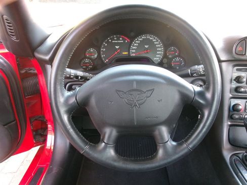 Used 1999 Chevrolet Corvette Coupe w/ Roof Pkg RWD image 14