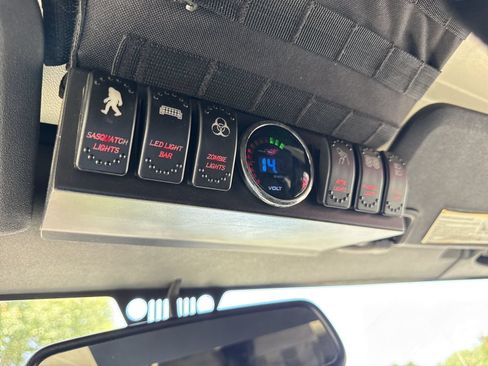 Used 2017 Jeep Wrangler Unlimited Rubicon AWD/4WD image 24