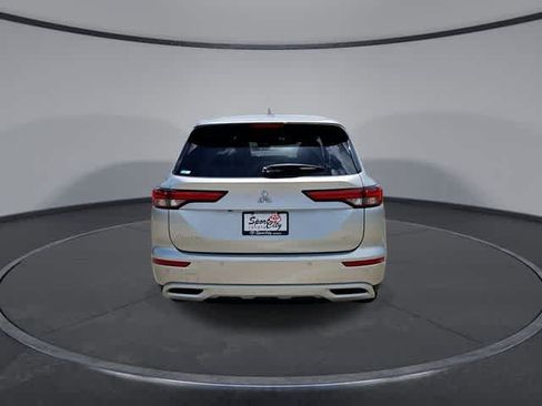 Used 2024 Mitsubishi Outlander SE FWD image 7