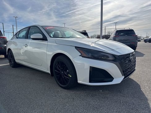 New 2026 Nissan Altima 2.5 SV w/ SV Special Edition Package image 2