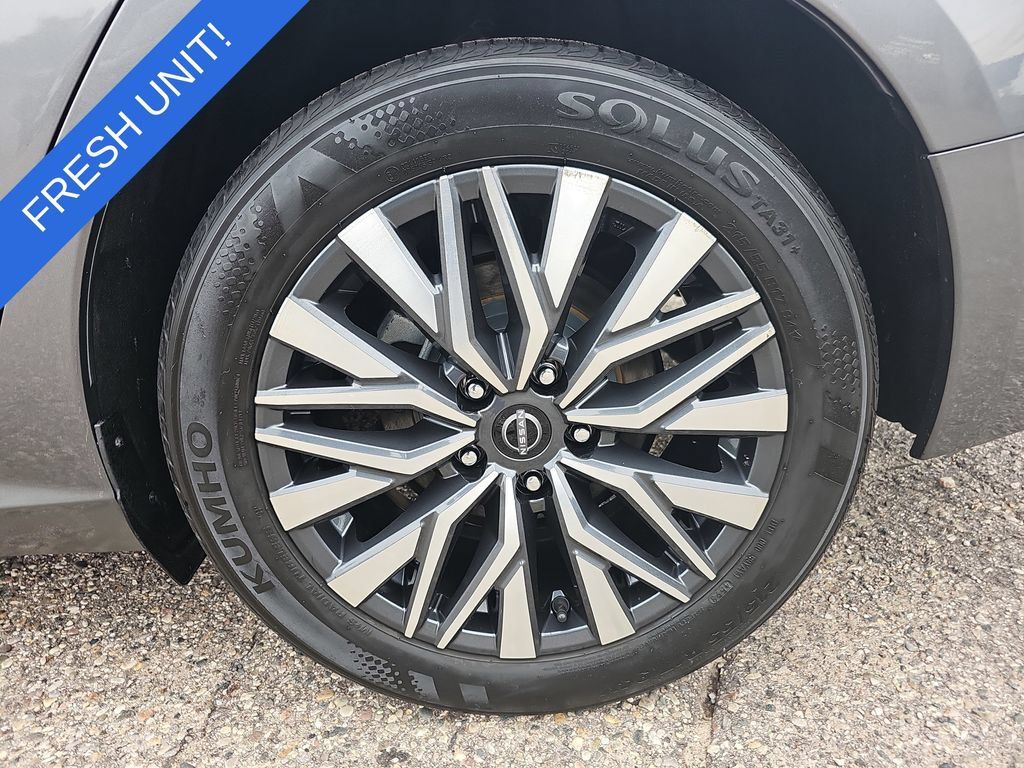 Used 2024 Nissan Altima 2.5 SV FWD image 31