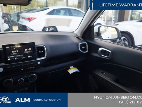 New 2026 Hyundai Venue SE FWD image 19