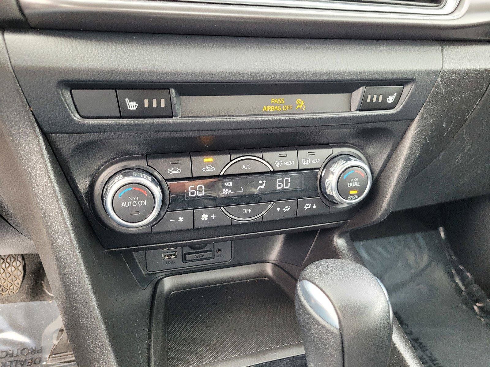 Used 2017 MAZDA MAZDA3 Grand Touring FWD image 28