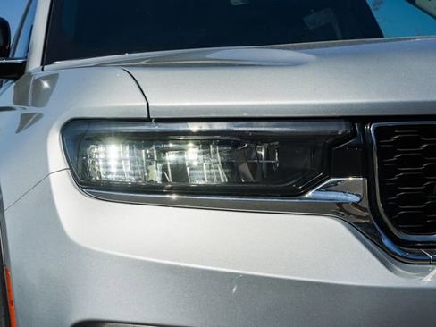 Used 2022 Jeep Grand Cherokee Limited 4xe image 18