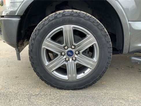 Used 2018 Ford F150 XLT w/ Equipment Group 302A Luxury AWD/4WD image 31